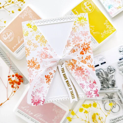 Pinkfresh Studio - Essentials Collection - Dies - Brackets - Blanket Stitch