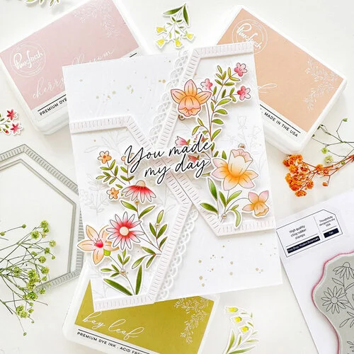 Pinkfresh Studio - Essentials Collection - Dies - Brackets - Blanket Stitch