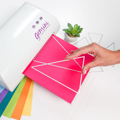 Scrapbook.com - Jumbo Decorative Die Set - Nested Triangle Pennants