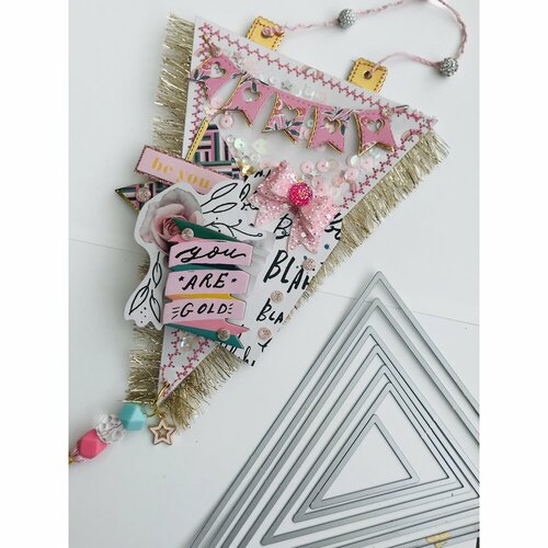Scrapbook.com - Jumbo Decorative Die Set - Nested Triangle Pennants