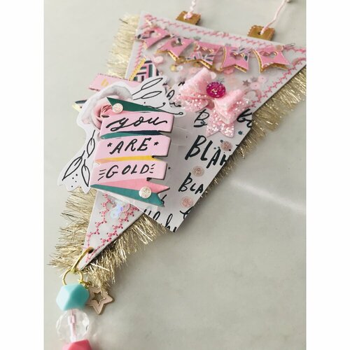 Scrapbook.com - Jumbo Decorative Die Set - Nested Triangle Pennants