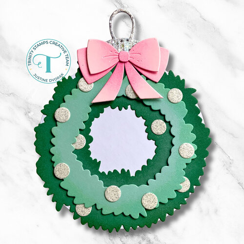 Trinity Stamps - Dies - Holiday Wreath Circle Card Add-On 4 Trinity Stamps - Dies - Holiday Wreath Circle Card Add-On