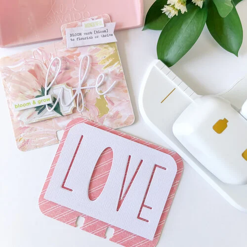 Scrapbook.com - Decorative Die Set - Tall Skinny Alphabet - Upper and Lower