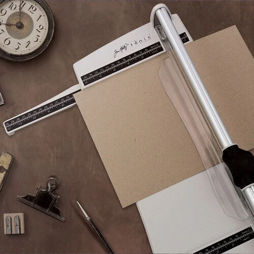 Tonic Studios - Tim Holtz - 12.5 Inch Rotary Media Trimmer 11 Tonic Studios - Tim Holtz - 12.5 Inch Rotary Media Trimmer