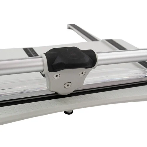 Tonic Studios - Tim Holtz - 12.5 Inch Rotary Media Trimmer 7 Tonic Studios - Tim Holtz - 12.5 Inch Rotary Media Trimmer