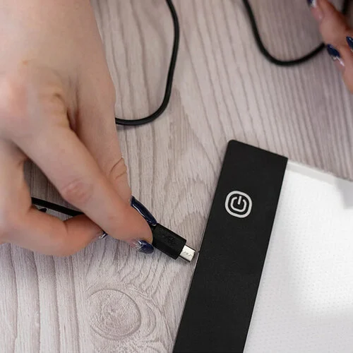 Crafter's Companion - Essential Tools - Ultraslim LED Light Pad 5 Crafter's Companion - Essential Tools - Ultraslim LED Light Pad