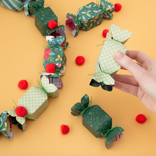 We R Makers - Candy Box Punch Board