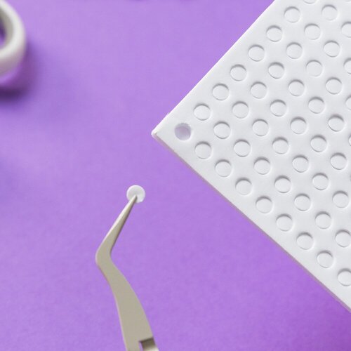 Scrapbook.com - Double Sided Adhesive Foam Rounds - White - 3mm Thickness - Small Rounds