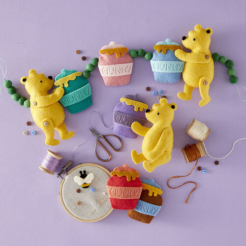 Spellbinders - Stitched Classic Pooh Collection - Etched Dies 5 Spellbinders - Stitched Classic Pooh Collection - Etched Dies
