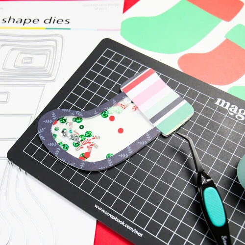 Scrapbook.com - Decorative Die Set - Nested Stockings