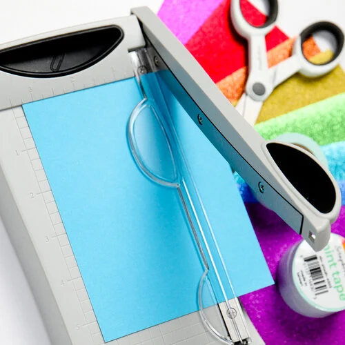 Tonic Studios - Tim Holtz - 6.25 Mini Trimmer 8 Tonic Studios - Tim Holtz - 6.25 Mini Trimmer