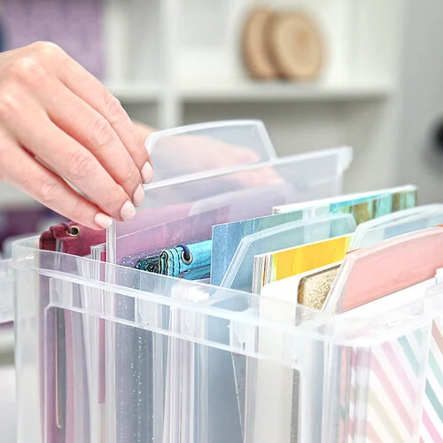 Scrapbook.com - Clear Craft Storage Box - with 6 Tabbed Dividers  - Includes 15 Pack Medium Storage Envelopes