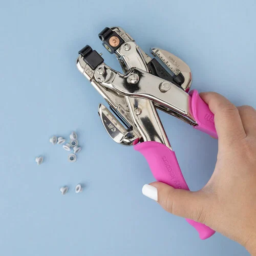 We R Makers - Crop-A-Dile and Case - Pink - Includes Crop-A-Dile, Case and 100 Eyelets 6 We R Makers - Crop-A-Dile and Case - Pink - Includes Crop-A-Dile, Case and 100 Eyelets