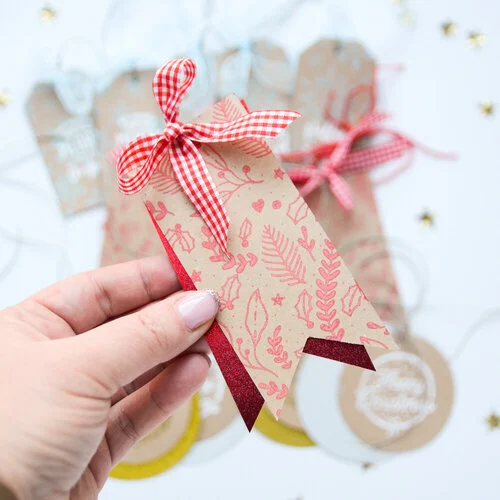 Scrapbook.com - Stencils - Winter Floral - 6x8 7 Scrapbook.com - Stencils - Winter Floral - 6x8
