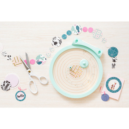 We R Makers - Circle Spin and Trim 4 We R Makers - Circle Spin and Trim