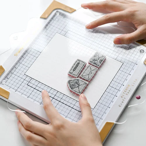 Altenew - Stampwheel - Slim Grip Sticky Mat - White 3 Altenew - Stampwheel - Slim Grip Sticky Mat - White