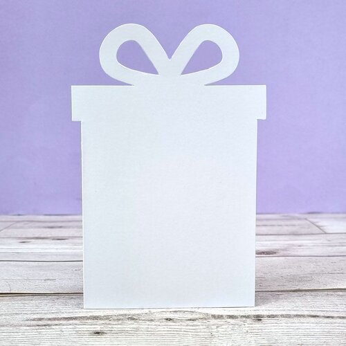 Hunkydory - Luxury Shaped Card Blanks - Present