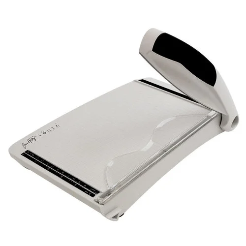 Tonic Studios - Tim Holtz - 8.5 Inch Guillotine Comfort Trimmer 1 Tonic Studios - Tim Holtz - 8.5 Inch Guillotine Comfort Trimmer