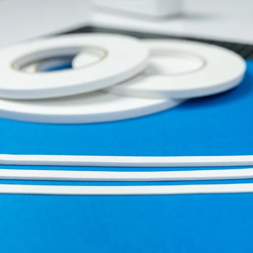 Scrapbook.com - Double Sided Adhesive Foam Roll - 1/4 Inch x 32 Feet - White - 3mm Thickness - 1 Roll