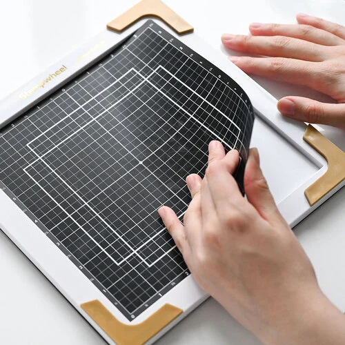 Altenew - Stampwheel - Slim Grip Sticky Mat - Black
