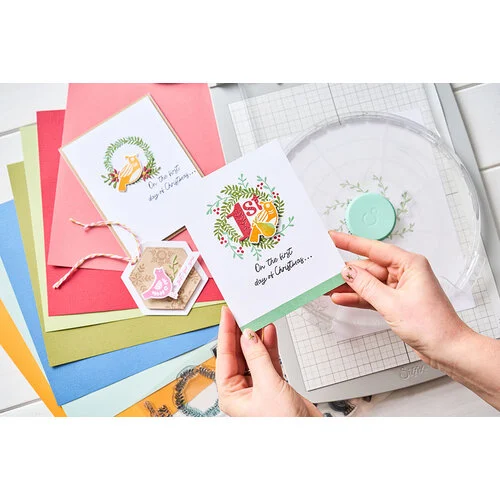 Sizzix - Catherine Pooler Designs - Thinlits Dies - Hanging Ornament Box 17 Sizzix - Catherine Pooler Designs - Thinlits Dies - Hanging Ornament Box
